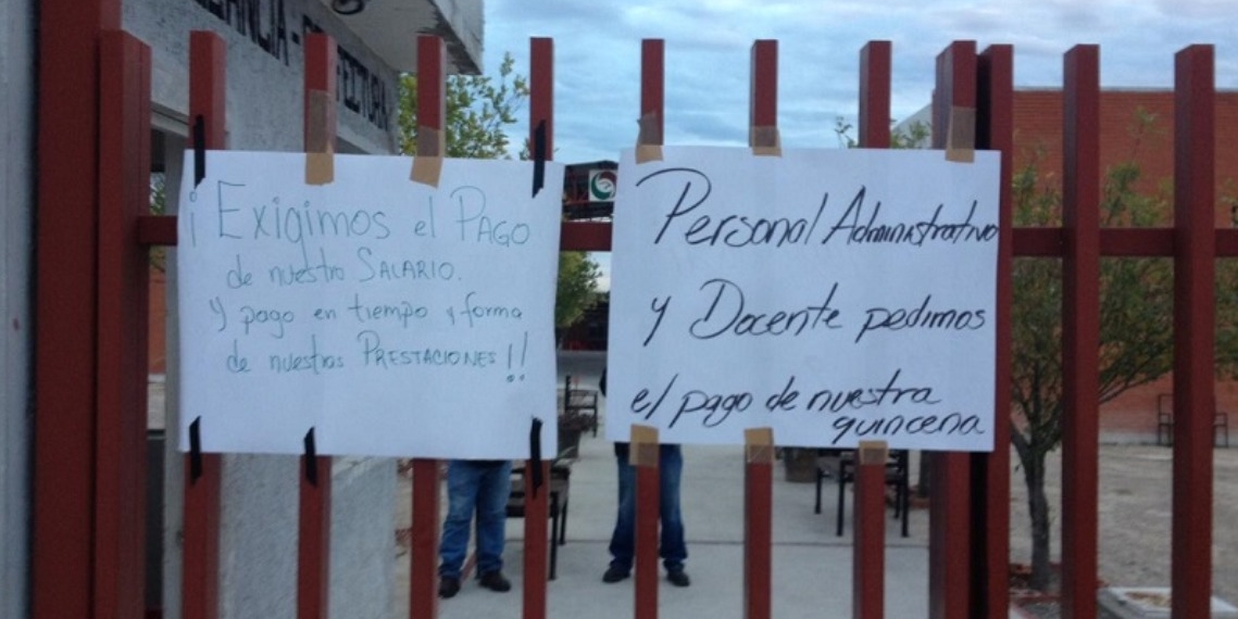 Maestros toman 3 planteles del CECyTEC por falta de pago