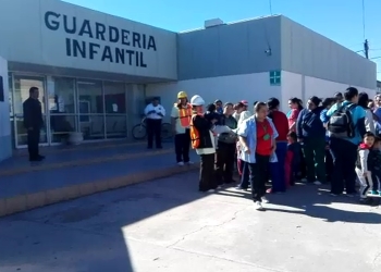 Evacuan guardería como parte de un simulacro