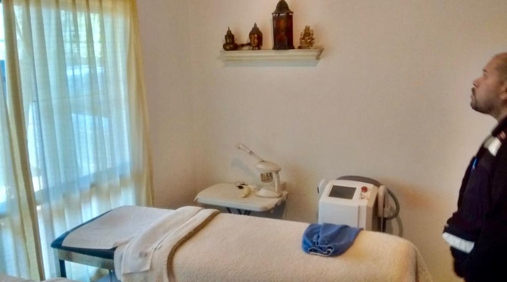Clausuran negocios de cirugía estética