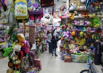 Dan recomendaciones sanitarias a ‘Reyes Magos’ para adquirir juguetes