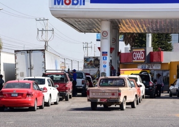 Limitan venta de gasolina en Guanajuato; sólo $500 por vehículo