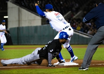 Charros vencen a los Yaquis y están a un triunfo del título