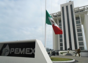 Pemex reitera que sí hay gasolina y pide evitar compras de pánico