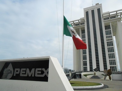 Pemex reitera que sí hay gasolina y pide evitar compras de pánico
