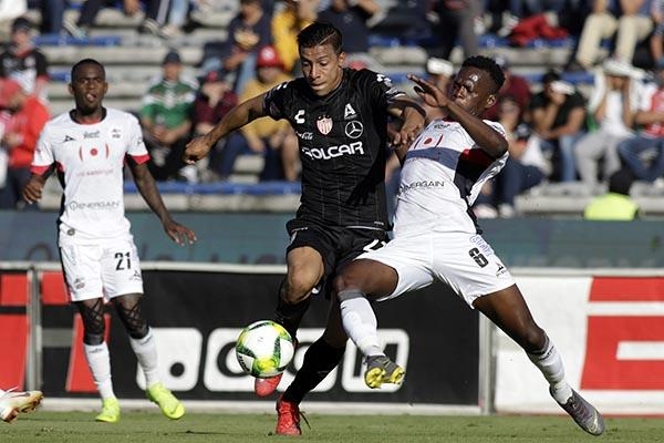 Necaxa remonta a los Lobos BUAP