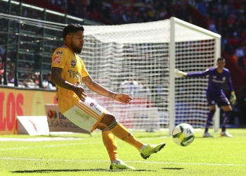 Tigres derrota en el infierno a los Diablos Rojos