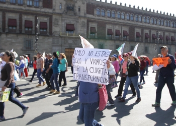 Marchan a favor de López Obrador y combate contra “huachicoleo”