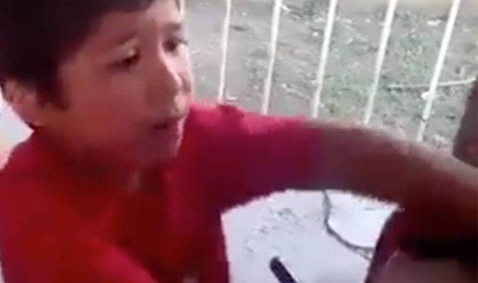 Eufórico niño jugando maquinitas se hace viral