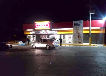 Responsable de chocar contra negocio cubre los daños ocasionados