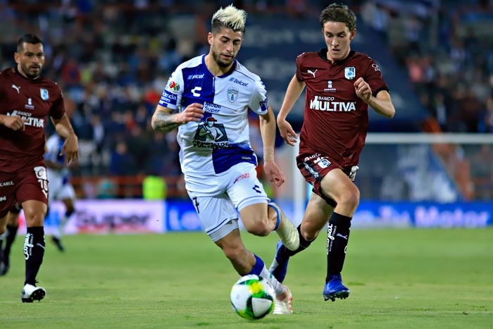 Pachuca se reivindica 3-0 ante gallos