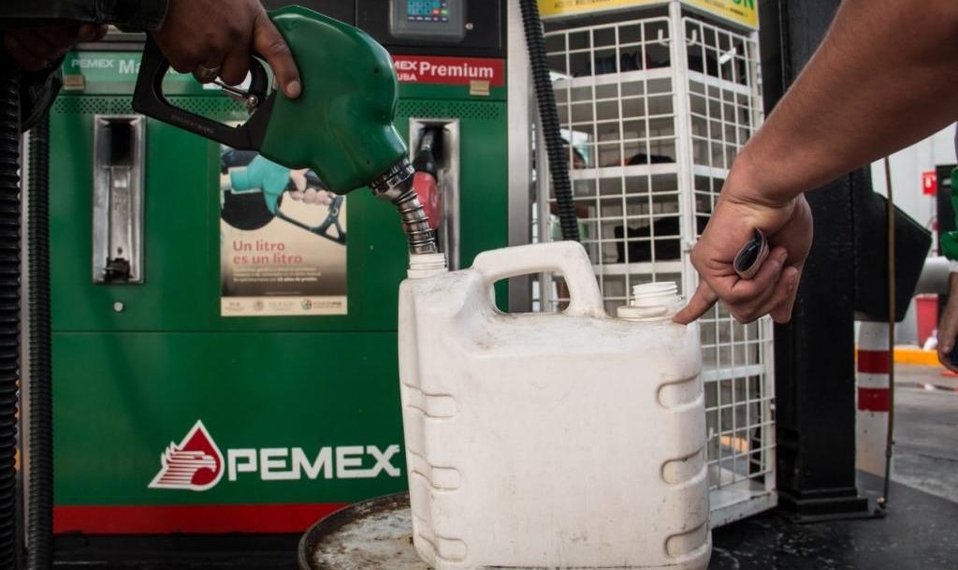 Recipientes para cargar gasolina serán desechados de manera especial