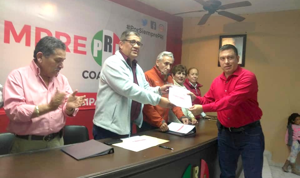 Reeligen a Raúl Vela en el PRI