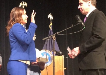 Primera mujer salvadoreña forma parte del Senado en New York