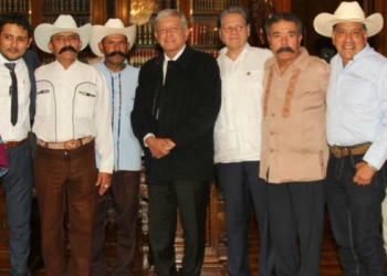 AMLO se reúne con familiares de Emiliano Zapata