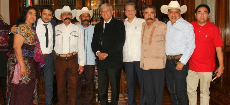 AMLO se reúne con familiares de Emiliano Zapata