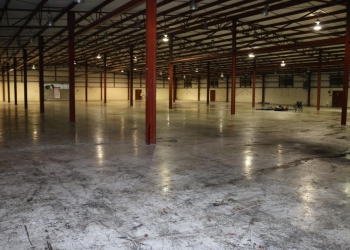 Cierran una nave del albergue donde se alojaban 787 migrantes