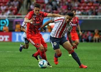 Chivas empata contra los Tiburones