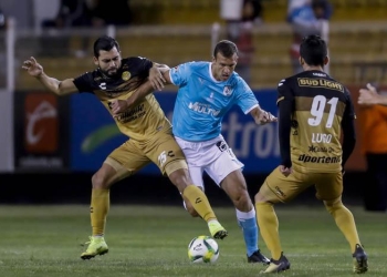 Dorados asegura su liderato ante los Gallos Blancos