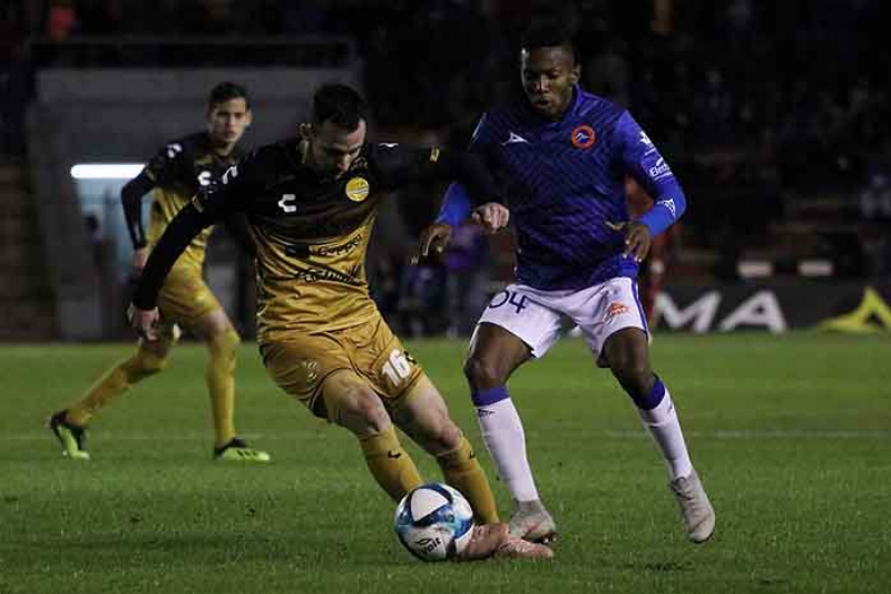 Dorados gana su primer triunfo y expulsan a Maradona