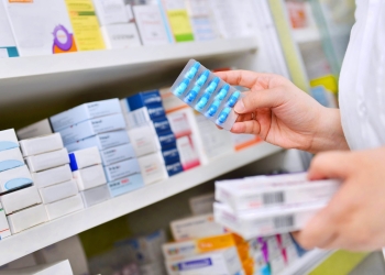 Morena alista iniciativa para regular precios de medicamentos