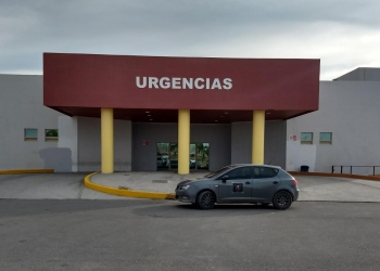 Cae del techo y se perfora pulmón