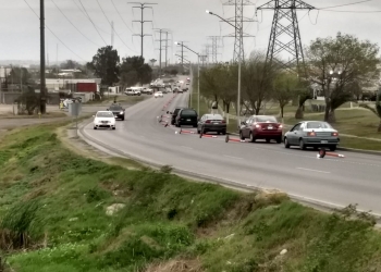 Continúan funcionando carriles alternos sobre libramiento Pérez Treviño
