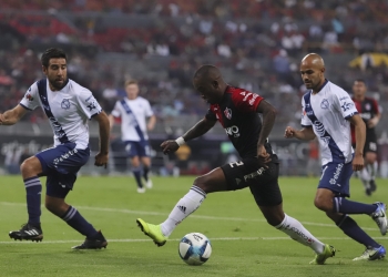 Puebla viene desde atrás para vencer al Atlas