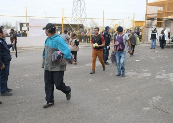 Insisten Migrantes en salir de albergue