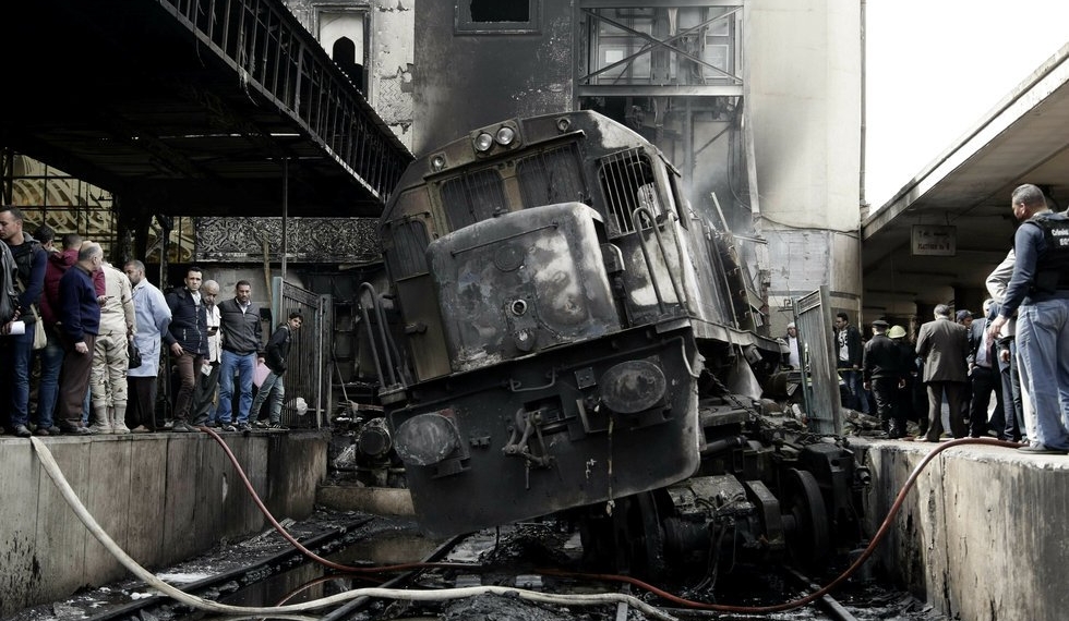 Arde estación de tren en el Cairo; hay 25 muertos