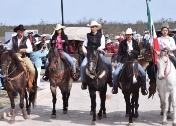 Cabalgata por el 218 aniversario de Nava
