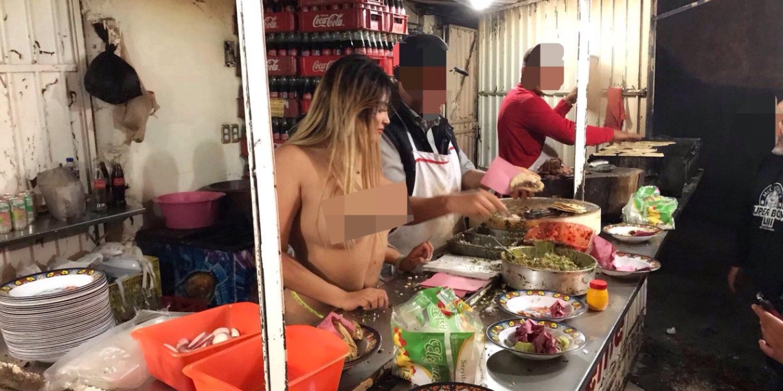 Sexy venta en taquería de Puebla