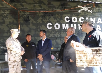 Legislador de Texas visita Albergue de Migrantes en Piedras Negras