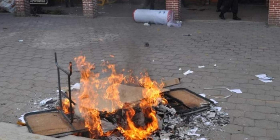 Queman urnas de consulta en Termoeléctrica en Morelos