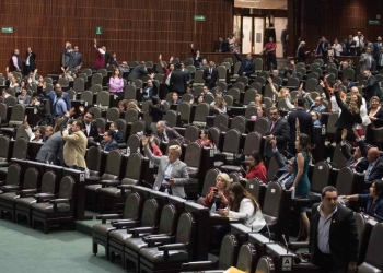 Diputados aprueban que mayores de 15 años abran cuentas bancarias