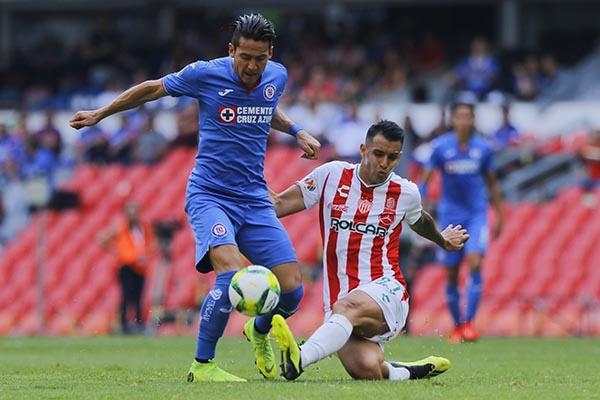 Cruz Azul remonta al Necaxa 2-1