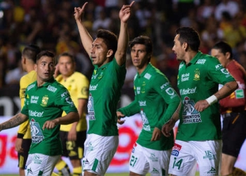 León le da la vuelta al marcador