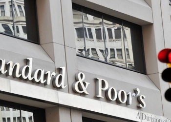 S&P baja perspectiva de la calificación de México de estable a negativa