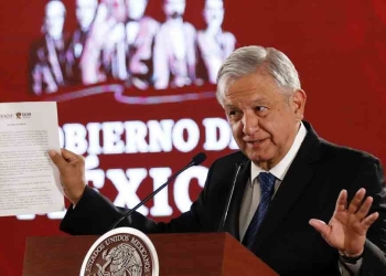 Presidente de México firma acuerdo de no reelección