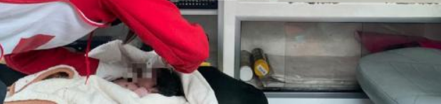 Abandonan a bebé afuera de un domicilio