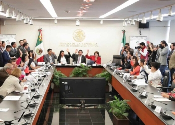 Senadores avalan en comisiones Reforma Laboral