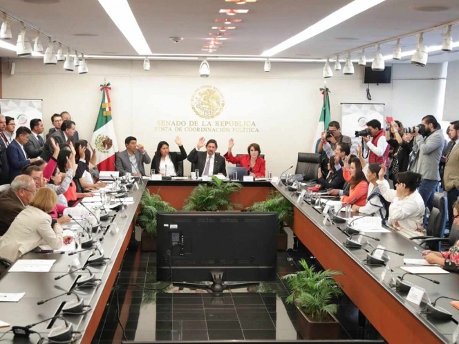 Senadores avalan en comisiones Reforma Laboral