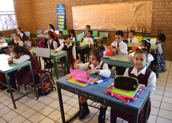 Regresan a clases más de 37 mil alumnos