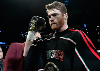 El Canelo podría pelear en el Estadio Azteca