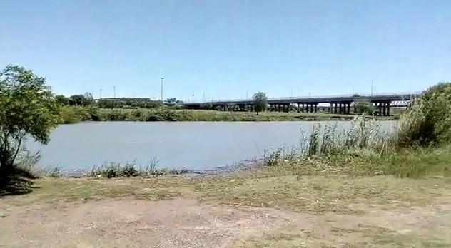 Fuerte caudal lleva el río Bravo