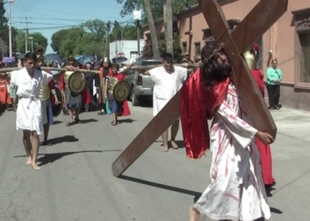 Viacrucis viviente en Piedras Negras