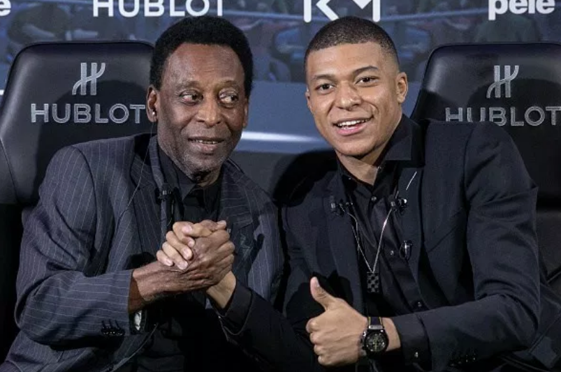Hospitalizan a Pelé en París tras su encuentro con el futbolista Mbappé