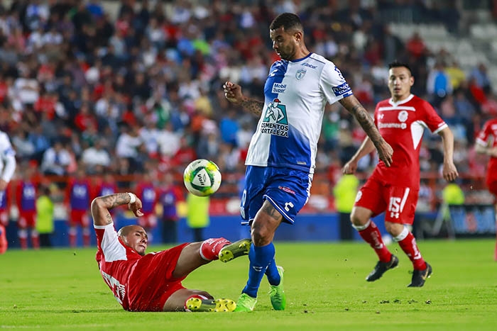 Pachuca suma sexto triunfo en casa