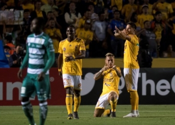 Guerreros Cae ante universitarios en juego de ida