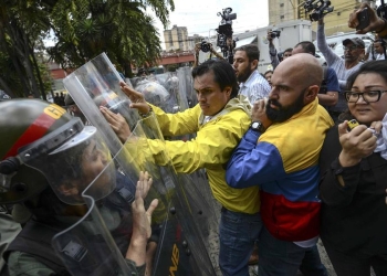 Disturbios en Venezuela tras anuncio de Guaidó