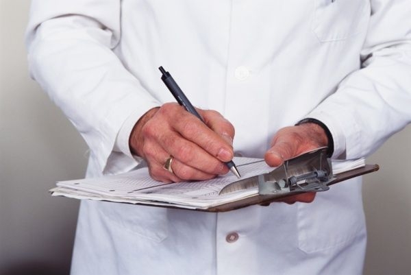 Médicos incumplen obligaciones fiscales